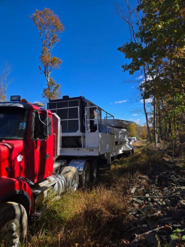 1997 Diamond Z PWG 1463B Tub Grinder with Cat Engine - Image 24