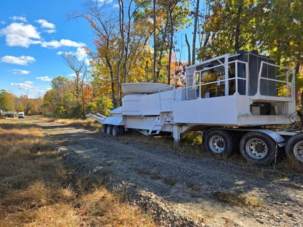 1997 Diamond Z PWG 1463B Tub Grinder with Cat Engine - Image 21