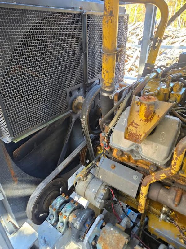 1997 Diamond Z PWG 1463B Tub Grinder with Cat Engine - Image 19