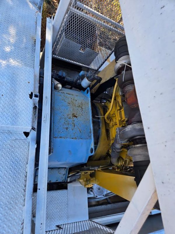 1997 Diamond Z PWG 1463B Tub Grinder with Cat Engine - Image 10