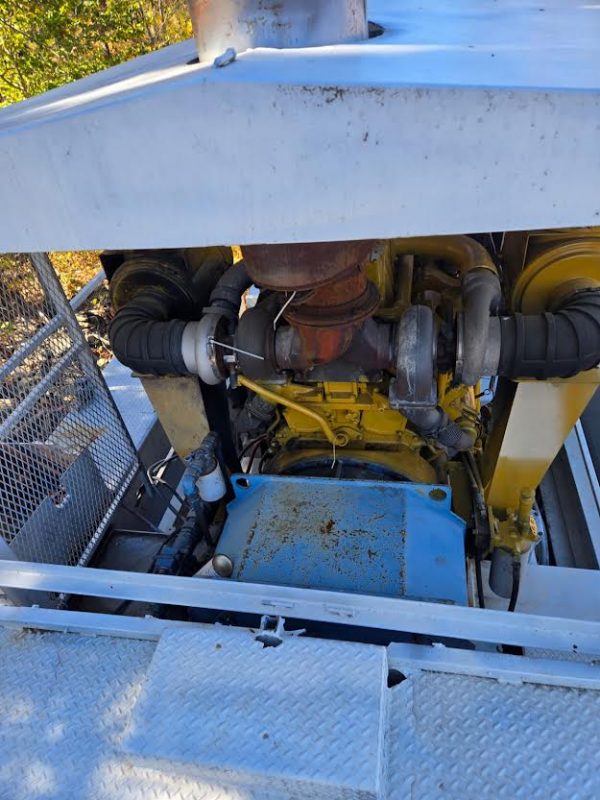 1997 Diamond Z PWG 1463B Tub Grinder with Cat Engine - Image 9