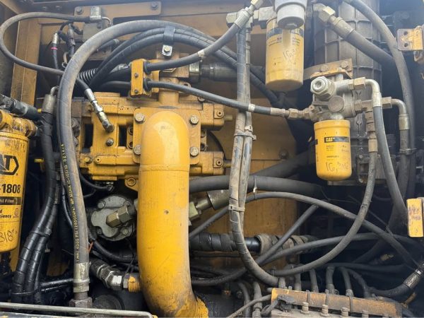 Caterpillar 330C excavator - Global Bids LLC