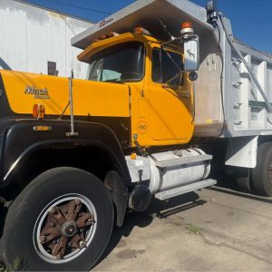 1989 Mack RW713 dump truck tandem axle
