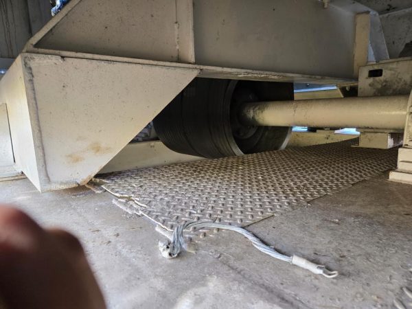 1997 Diamond Z PWG 1463B Tub Grinder with Cat Engine - Image 28